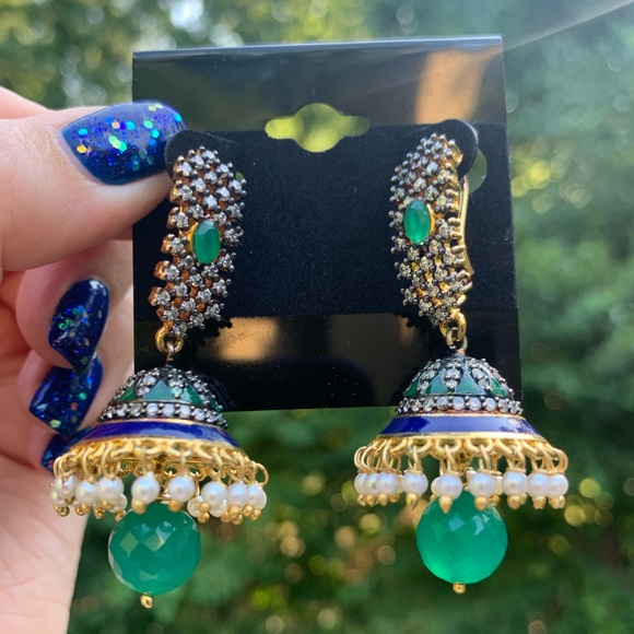 Bell Shape Rhinestone & Pearl Fringe Shaker Earrings - Picture 6 of 12